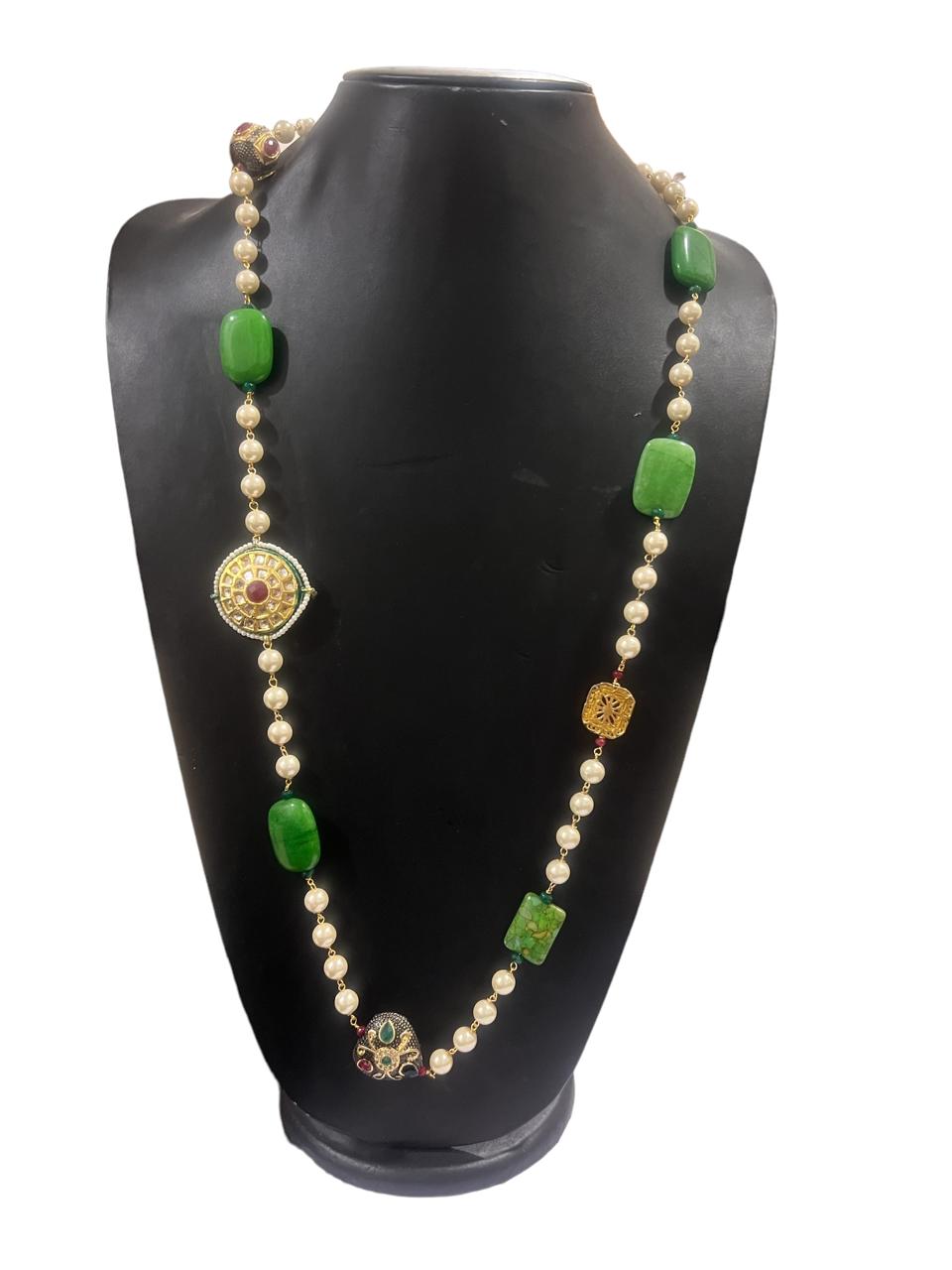 8mm Shell Pearl With Green Semi Precious Stone