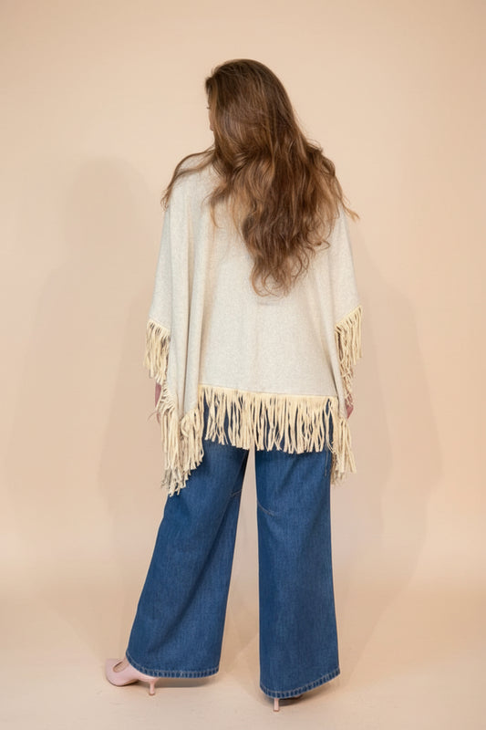 Relaxed Knit Poncho (Free Size)